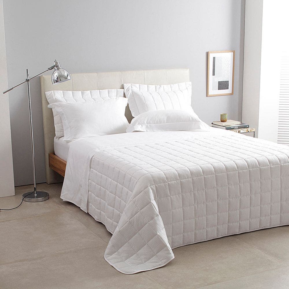 Jogo de Cama Casal Cetim 300 Fios Buddemeyer Damask Stripes 100% Algodão Penteado Branco 4 peças